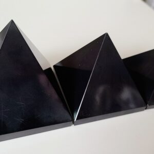Natural Black Onyx Pyramid For Reiki Healing And Decorative Showpiece